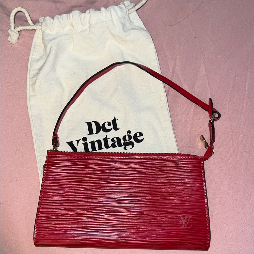 AUTHENTIC Louis Vuitton Epi Red Pochette Accesories